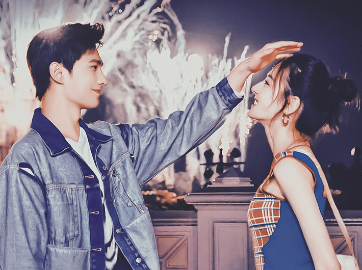 Thứ ba là trán: Nụ hôn ở trán khá nhẹ nhàng đối với nhiều người, thế nhưng họ không biết rằng, hôn lên trán sẽ khiến người được hôn cảm thấy an tâm hơn, đồng thời có thể kích thích mạch máu não tăng tốc.
