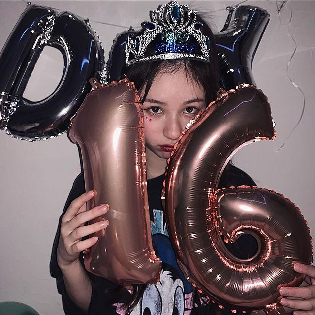 Mizuho Sakamoto cũng rất nổi trên hai nền tảng mạng xã hội là Instagram và Tiktok. Mỗi khi hot girl Nhật bản livestream, sẽ có hàng triệu người xem và ủng hộ.