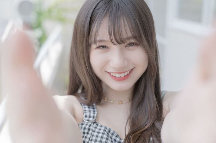 Theo người hâm mộ, Mizuho Sakamoto luôn miệng nói rằng cô không yêu đương vì còn ít tuổi, hơn thế nữa nhan sắc và gu thời trang của cô nàng cũng được định hướng theo kiểu ngây thơ, trong sáng.
