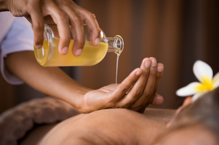 Không nên nhẹ dạ cả tin, lúc nào cũng nghe lời quảng cáo, không chỉ tiền mất tật mang còn có thể hại đến sức khoẻ lâu dài.