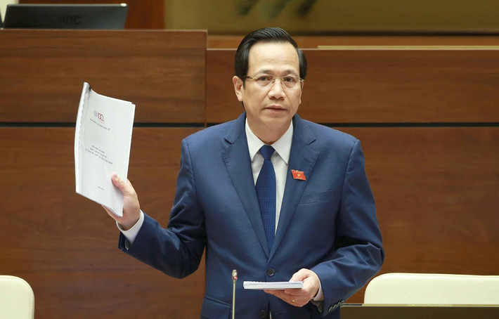 Bộ trưởng Bộ Lao động Thương binh và Xã hội Đào Ngọc Dung cũng sẽ tham gia chất vấn và trả lời các vấn đề: Việc thực hiện các gói hỗ trợ cho đối tượng bị ảnh hưởng bởi dịch COVID-19 bảo đảm tiến độ, đúng đối tượng, hiệu quả.