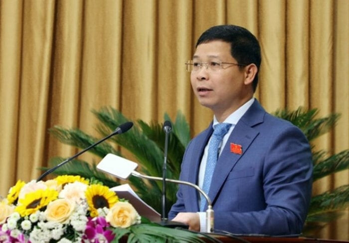 Ông Nguyễn Công Thắng, Ủy viên Ban Thường vụ Tỉnh ủy, Chủ nhiệm Ủy ban Kiểm tra Tỉnh ủy Bắc Ninh được xác định có hành vi, khi bảo vệ luận án và nhận bằng tiến sĩ, đã sử dụng giấy Công nhận văn bằng trình độ thạc sĩ không do Bộ GD&ĐT cấp (giấy Công nhận văn bằng giả) và dùng bằng tiến sĩ để thi nâng ngạch.