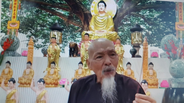 Kết quả xác minh ban đầu, năm 2014, bà Cao Thị Cúc (SN 1960, hộ khẩu thường trú xã Long Hựu Đông, huyện Cần Đước) mua lại nhà, đất (gần 2.000m2) ở ấp Lập Thành, xã Hòa Khánh Tây, huyện Đức Hòa rồi chuyển về đây sinh sống, sau đó sửa chữa lại làm điểm tu tại gia. Qua xác minh, ông Lê Tùng Vân (SN 1932, hộ khẩu thường trú phường 10, quận 6, TP.HCM) chuyển về đây sinh sống cùng nhà với bà Cúc từ năm 2015.