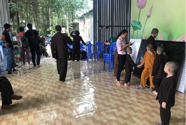 Nơi đây cũng đã từng xảy ra vụ việc một nhóm người ở TP.HCM đến tìm con gái nhưng không gặp, sau đó đã xảy ra xô xát với những người ở đây.