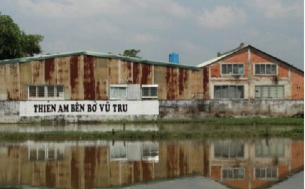 Trước khi bị khởi tố, điều tra, Tịnh thất Bồng Lai (Thiền am bên bờ vũ trụ), căn nhà do bà Cao Thị Cúc làm chủ, ông Lê Tùng Vân là người đứng đầu nơi “biến gia thành tự” này có dấu hiệu sai phạm, trục lợi từ thiện đã ồn ào khoảng 2 năm trước.