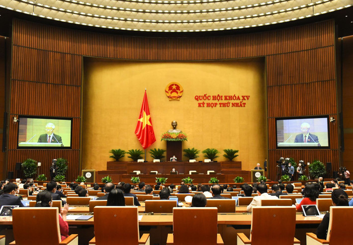 "Nêu cao tinh thần trách nhiệm, hết lòng vì nước, vì dân, phụng sự Tổ quốc, phục vụ nhân dân": Tại phiên khai mạc Kỳ họp thứ nhất, Quốc hội khóa XV ngày 20/7/2021, Tổng Bí thư Nguyễn Phú Trọng đề nghị: “Tất cả các vị đại biểu Quốc hội chúng ta khoá này cần tiếp tục nêu cao tinh thần trách nhiệm, hết lòng vì nước, vì dân, phụng sự Tổ quốc, phục vụ nhân dân, thường xuyên tu dưỡng, rèn luyện, giữ gìn phẩm chất, đạo đức, nâng cao trình độ về mọi mặt, gần gũi và lắng nghe ý kiến của nhân dân, thực hiện và hoàn thành tốt nhất nhiệm vụ mà cử tri và nhân dân giao phó”.