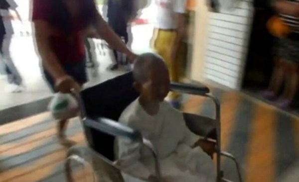 Sau khi ra viện, ni cô vẫn chưa hết bàng hoàng khi nhớ lại cảnh tượng hãi hùng đó. Về phần con trăn, theo thông tin đăng tải, nó được thả về rừng, xa khu vực đền sau khi bị bắt. (Nguồn Regional)