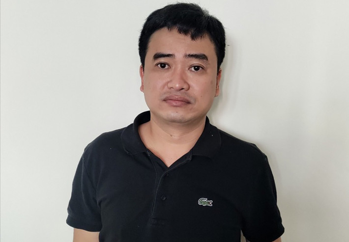 Theo lời khai của Phan Quốc Việt, Công ty Việt Á đã “bắt tay” với các đối tác nâng khống giá kit xét nghiệm lên khoảng 45%, doanh thu bán hàng kit test COVID -19 của Việt Á từ tháng 3/2020 đến tháng 10/2021 là gần 4.000 tỷ đồng, số tiền Việt Á thu về trong vụ này là hơn 500 tỷ đồng; số tiền "hoa hồng" mà Việt Á chi cho các "đối tác" gần 800 tỷ đồng.