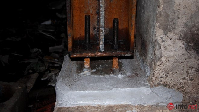 Khoảng cách giữa nền và đáy trụ khoảng 10cm.