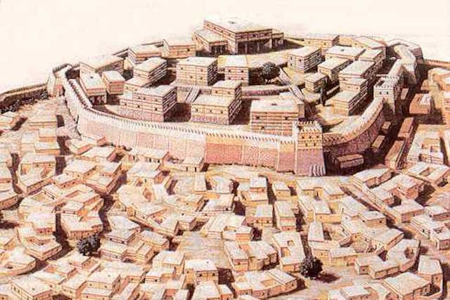 3. Thành Troy nổi tiếng thế giới khi được đề cập trong tác phẩm sử thi Iliad và Odyssey của Homer. Troy được miêu tả chính là nơi diễn ra cuộc chiến giữa vua Menelaus thuộc xứ Sparta của Hy Lạp thời tiền sử với hoàng tử Paris của thành Troy.