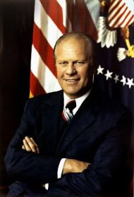 Tổng thống thứ 38 trong lịch sử Mỹ Gerald Ford có chỉ số IQ là 127,08. Tổng thống Mỹ này đã tốt nghiệp ĐH Michigan và là ngôi sao bóng đá khi theo học tại ngôi trường này. Sau này, Tổng thống Ford theo học tại Đại học Yale.