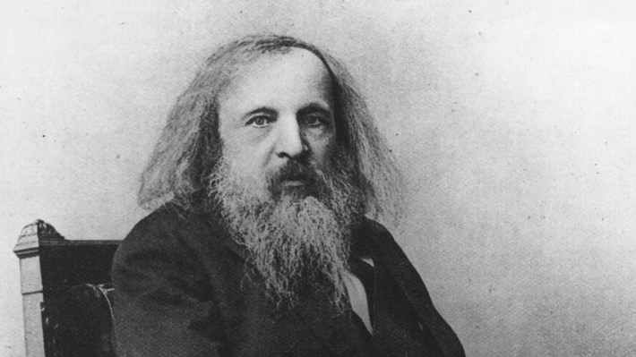 4. Dự đoán của George Orwell. Nhà hóa học người Nga Dmitri Mendeleev nổi tiếng thế giới khi tạo ra bảng tuần hoàn hóa học với 40 nguyên tố năm 1863.