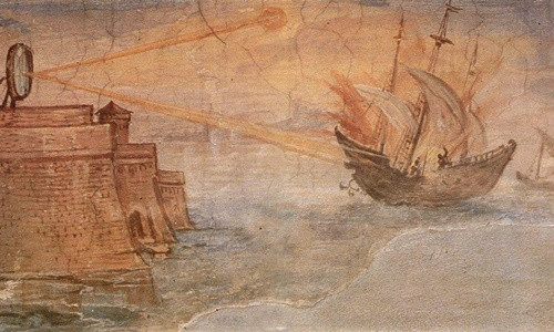 Archimedes - nhà toán học Hy Lạp cổ đại được biết đến với việc phát triển một loại vũ khí tia nhiệt giúp thiêu cháy chiến thuyền kẻ thù. Loại vũ khí này được mô tả là "hội tụ ánh sáng phản chiếu từ các tấm gương lồi bằng đồng đánh bóng vào tàu chiến bằng gỗ của đối phương.
