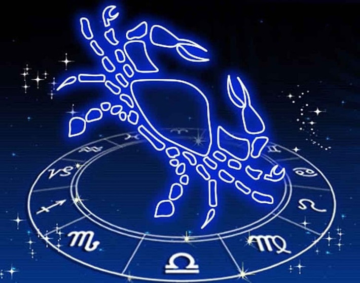 Cự Giải (22/6 – 22/7): Tình cảm: Người độc thân cần chủ động, cởi mở hơn mới mong tìm được bến đỗ cho riêng mình. Sự nghiệp: Công việc của Cự Giải thời gian gần đây tiến triển chậm và có thể bị trì hoãn do làm việc nhóm dễ nảy sinh bất đồng.