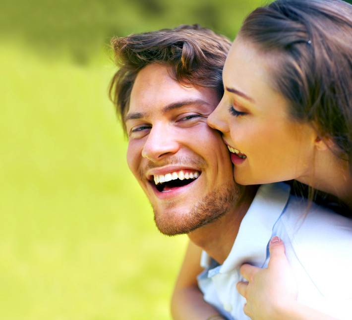 Lúc này, các chất dinh dưỡng sẽ bị phung phí, cơ thể không thể hấp thụ được. Tình trạng này sẽ dẫn đến hiện tượng rụng tóc nghiêm trọng, nhất là khi việc tiết ra nội tiết tố nam thấp, tóc không chỉ ít mà cũng mất độ bóng.