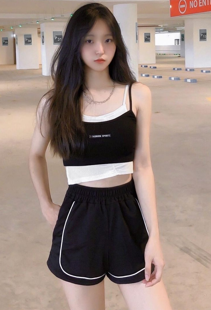 Nhiều người nhận xét, Krystal thực sự xinh đẹp chuẩn mực như một cô nàng búp bê sống.
