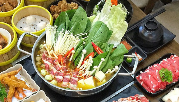 Tiến sĩ Trần cho biết, đối với các món ăn bổ sung như cánh gà rán, vịt kho gừng, các đồ chiên và một số món ăn hải sản kết hợp với nước dùng được đun với xương lớn, thêm nhiều muối và dầu sẽ tạo ra hàm lượng purin cao, gây ra bệnh gút.