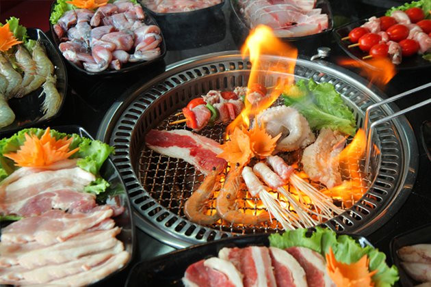 Nước chấm cũng là thứ không thể thiếu khi người ta ăn lẩu. Đây được xem như "quả bom" ẩn nấp gây bệnh tim mạch.