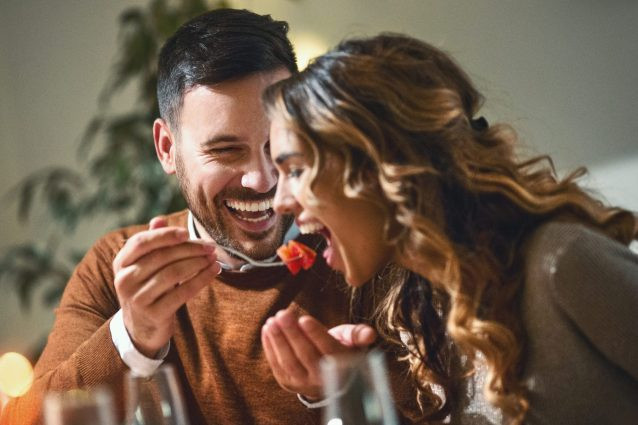 Cụ thể, hai chuyên gia tiết niệu Trần Vỹ Kiệt và La Thi Tu đã chỉ ra rằng mặc dù kích thước của "cậu nhỏ" là do bẩm sinh quyết định, nhưng vẫn có những thứ nhất định có thể trau dồi.