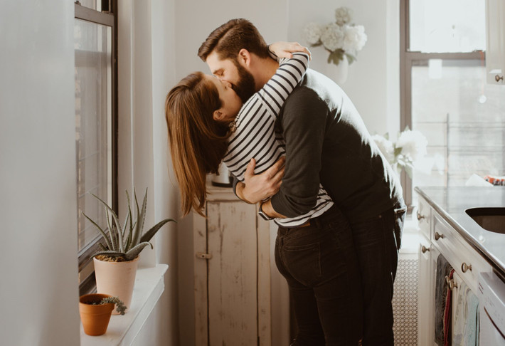 Các bác sĩ chuyên khoa tiết niệu người Trung Quốc mới đây đã chia sẻ, dù có kích thước thế nào, nếu muốn mê hoặc đối phương, có 3 việc bạn có thể thực hiện. 3 việc này chẳng khác nào "thần kỹ", giúp bạn và người ấy thoả mãn hơn bao giờ hết trong chuyện phòng the.