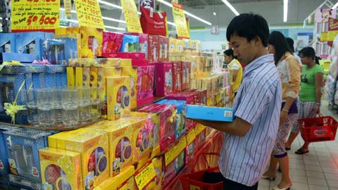 Mỹ phẩm: Kem dưỡng da, dầu gội, sữa tắm, nước hoa...là những món quà 20/11 khá ý nghĩa được khá nhiều người ưa chuộng. Đặc biệt, mỗi dịp 20/11 đến, các hãng hóa mỹ phẩm luôn tung ra những combo quà tặng khá độc đáo, bắt mắt và phù hợp túi tiền.