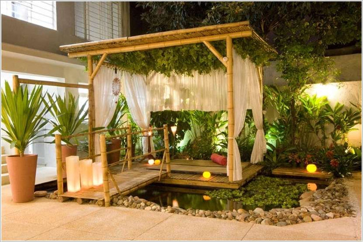 Một kiểu lều tre thơ mộng ngoài hiên là cách trang trí nhà cửa cực ấn tượng.