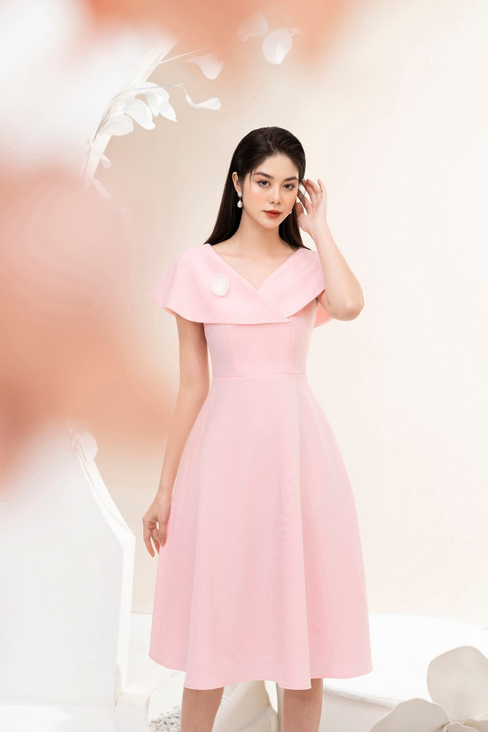 Những thiết kế không quá cầu kỳ, lấy sự kết hợp tinh tế giữa họa tiết hoa văn với màu sắc làm điểm nhấn.