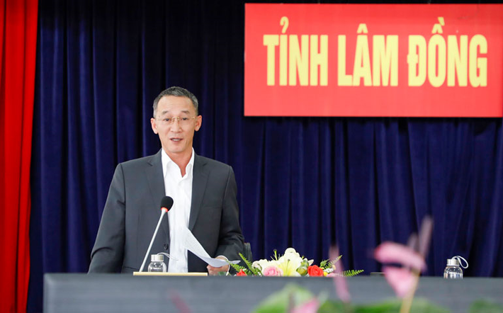 Ông Trần Văn Hiệp, Chủ tịch UBND tỉnh Lâm Đồng, sinh năm 1965, quê tại huyện Điện Bàn, tỉnh Quảng Nam. Trình độ cử nhân, cao cấp lý luận chính trị.