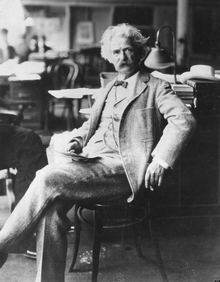 Mark Twain qua đời sau một cơn đau tim ngày 21/4/1910, chỉ 1 ngày sau khi sao chổi Halley xuất hiện. Mời độc giả xem video: Phát hiện chấn động chòm sao chổi không đuôi. Nguồn: VTC1.