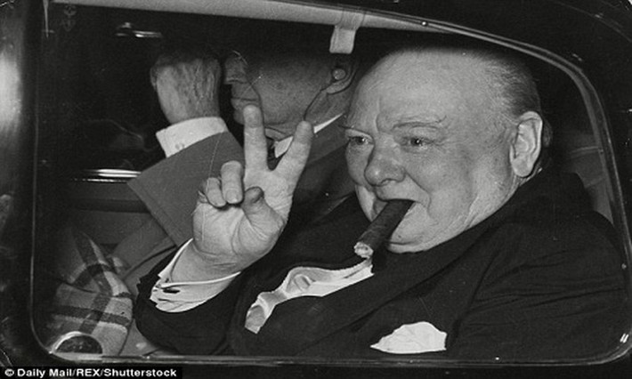 Là nhà lãnh đạo nổi tiếng trong Thế chiến 2, Thủ tướng Churchill được biết đến với vai trò lãnh đạo, dẫn dắt nước Anh vượt qua cuộc chiến khốc liệt và đẫm máu cũng như đứng vững trước cuộc xâm lược của phát xít Đức.