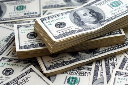 Trước đó, Cục Dự trữ liên bang Mỹ đã bơm thêm 1.500 tỷ USD vào thị trường tài chính, thông qua việc mua các tài sản tài chính, trong một nỗ lực lớn nhằm bơm tiền vào thị trường trái phiếu trong bối cảnh thị trường Phố Wall đang hoảng loạn và biến động chưa từng có trong lịch sử vì dịch Covid-19, tăng giảm 1000 - 2000 điểm thường xuyên và khó lường.