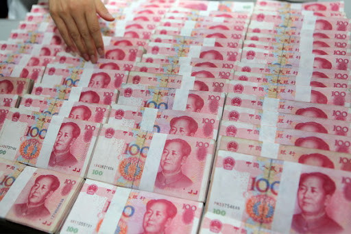 Theo đó, Ngân hàng trung ương Trung Quốc cắt giảm lãi suất đối với các khoản vay trung hạn trị giá 200 tỷ nhân dân tệ (khoảng 28,66 tỷ USD) thời hạn 1 năm 10 điểm cơ bản từ 3,25% xuống 3,15%.