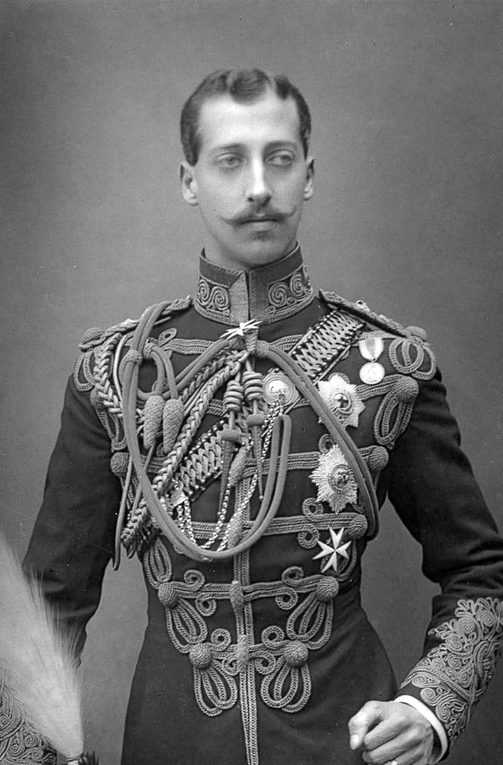 Dịch cúm cũng khiến hoàng gia Anh "lao đao" khi hoàng tử Albert Victor, cháu trai của Nữ hoàng Victoria, mắc căn bệnh nguy hiểm nay trước ngày sinh nhật thứ 28.