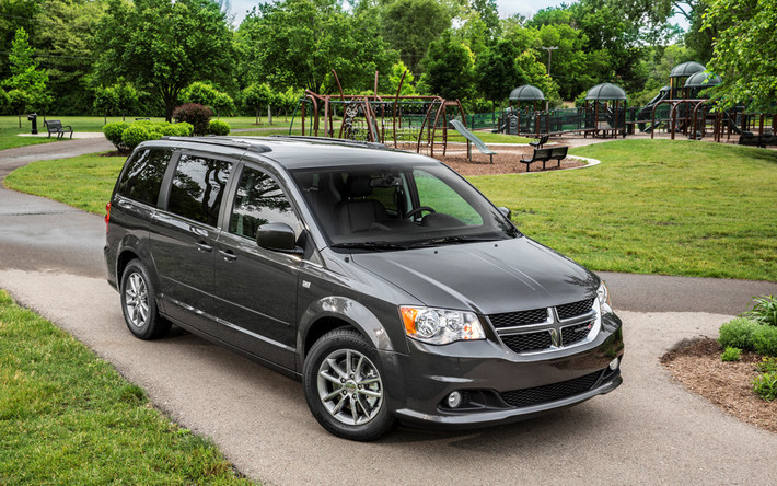 Dodge Grand Caravan - 2007: Dự kiến sẽ được kế nhiệm bởi Chrysler Pacifica trong cùng tập đoàn FCA, nhưng hiện tại Grand Caravan vẫn đang được cung cấp ra thị trường. Chiếc xe ra mắt vào năm 2007 và đã trải qua nhiều lần nâng cấp trong suốt hơn một thập kỷ. Vẫn được đánh giá cao bởi sự đa dụng, chiếc MVP này chắc chắn sẽ tiếp tục được Dodge “quan tâm chăm sóc” thêm nhiều năm nữa.