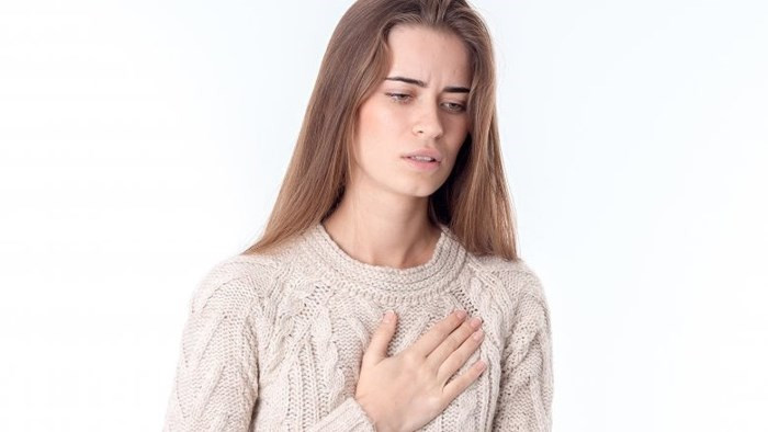 Bảo vệ tim: Các vi khuẩn chịu trách nhiệm cho sự hình thành cao răng và mảng bám có thể xâm nhập vào máu, tác động đến các động mạch, gây ra cục máu đông. Điều này có thể tăng nguy cơ mắc vấn đề về tim mạch.