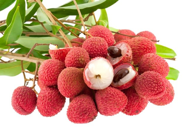 Kiểm soát huyết áp: Vải có hàm lượng kali cao và chứa ít natri. Điều này giúp cơ thể duy trì sự cân bằng chất lỏng và chất điện giải. Đây là một trong những yếu tố không thể thiếu trong việc duy trì chức năng trao đổi chất và giúp ngăn ngừa tăng huyết áp hiệu quả.