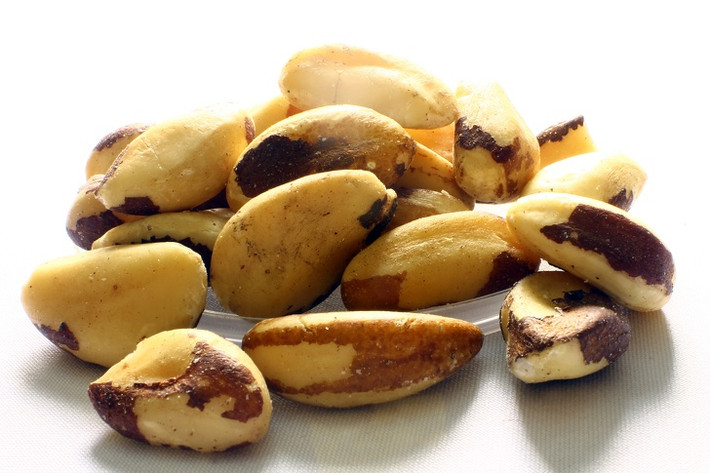 Quả hạch Brazil chứa lượng chất xơ cao, giúp cải thiện tiêu hóa. Selenium trong hạt này giúp tạo ra các tế bào chịu trách nhiệm cho hệ thống miễn dịch của cơ thể.
