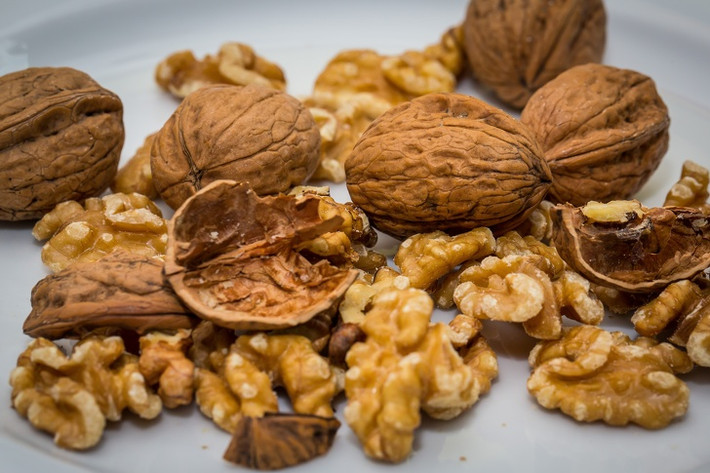 Quả óc chó làm giảm nguy cơ mắc bệnh tim mạch. Tocopherol trong óc chó giúp nam giới ngừa ung thư tuyến tiền liệt.