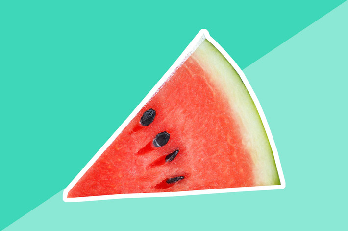 Dưa hấu chứa nhiều vitamin A và C, kali và lycopene, chất chống oxy hóa chống ung thư, theo Webmd.com. Đây cũng là thực phẩm mùa hè giúp giải nhiệt rất tốt.