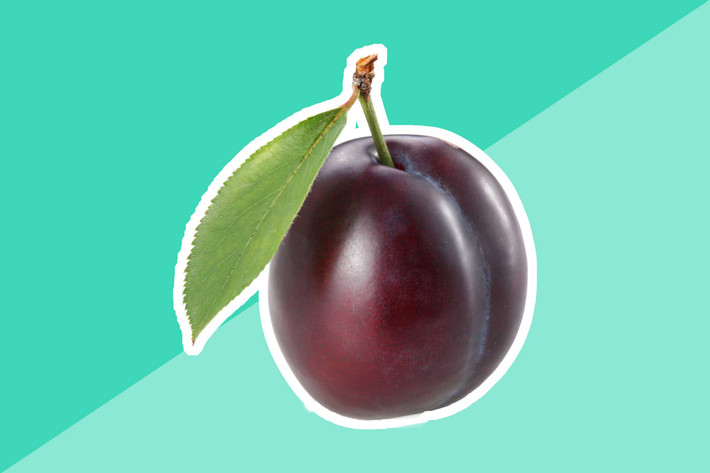 Mận và mận khô giàu thocyanin, chất chống oxy hóa có thể giúp loại bỏ các gốc tự do gây tổn thương tế bào. Ngoài ra, quả mận có thể giúp ngăn ngừa loãng xương.