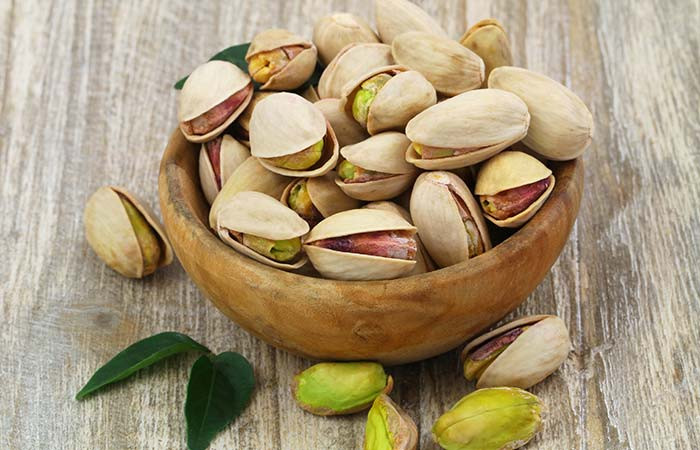 Quả hồ trăn, hạt dẻ và quả óc chó là nguồn thực phẩm giàu phytoestrogen, các khoáng chất và vitamin hỗ trợ chức năng cơ thể hoạt động hiệu quả.
