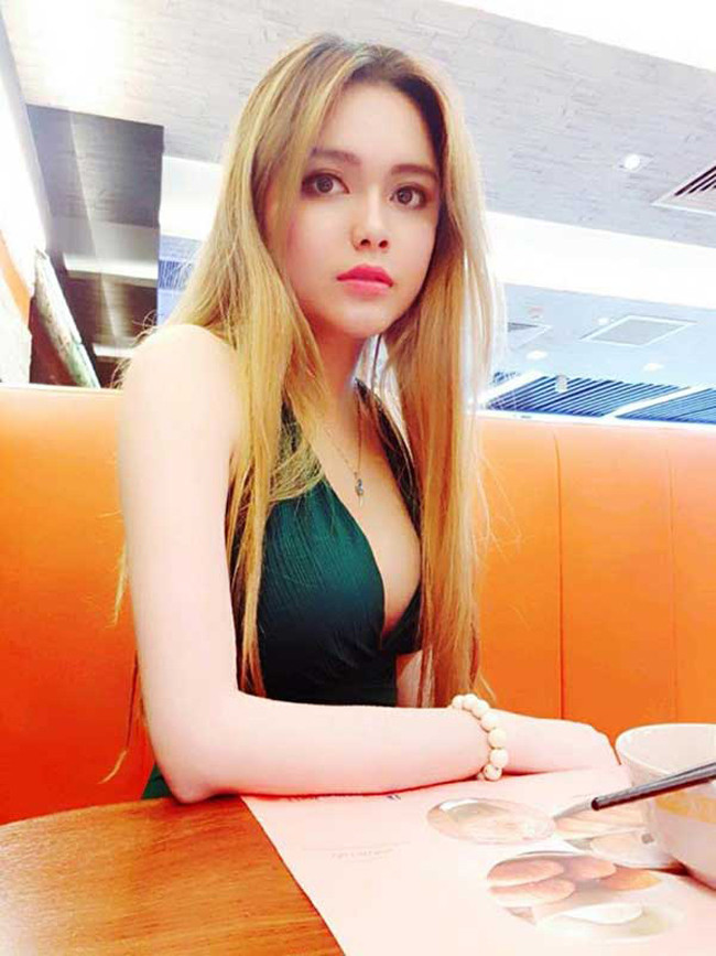Cảnh hôn trong phim giữa nhân vật của Cao Diệp Anh và Quốc Trường nhận nhiều ý kiến của khán giả. Nhiều fan của anh chàng Vũ "Sở Khanh" chê đó là "nụ hôn cá trê".