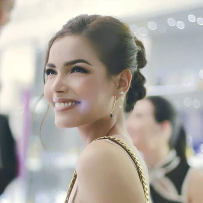 Cận nhan sắc tân Hoa hậu Hoàn vũ Thái Lan 2019.