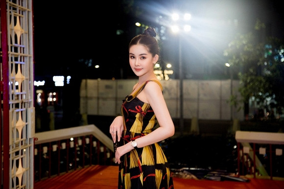 Ngân Anh gây bất ngờ với vóc dáng nuột nà và nhan sắc ngày càng thăng hạng.