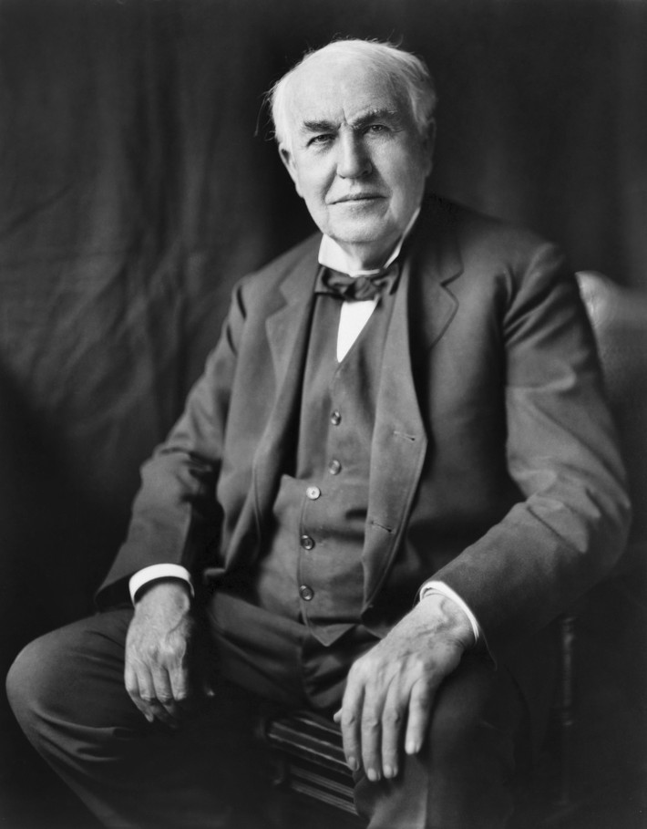 Vì vậy, không ai có thể phủ nhận Edison là nhà sáng chế vĩ đại của nhân loại cũng như chứng minh với thế giới rằng để thành công, không chỉ cần có bộ óc thiên tài mà cần có sự nỗ lực, tính rò mò, sự hiếu kỳ và sở thích khám phá thế giới.