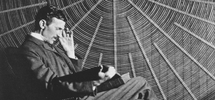 Theo Tesla, thiết bị này có thiết kế nhỏ gọn để có thể để vừa túi áo vest, thuận tiện khi mang theo bên người.