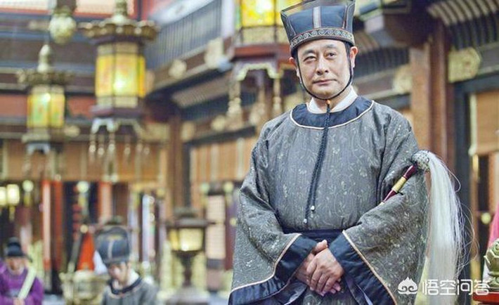 Người ta tin rằng, nếu hối lộ người làm tịnh thân sư thì khi "phẫu thuật" sẽ được làm nhanh hơn, ít đau đớn và có cơ hội sống sót cao hơn.