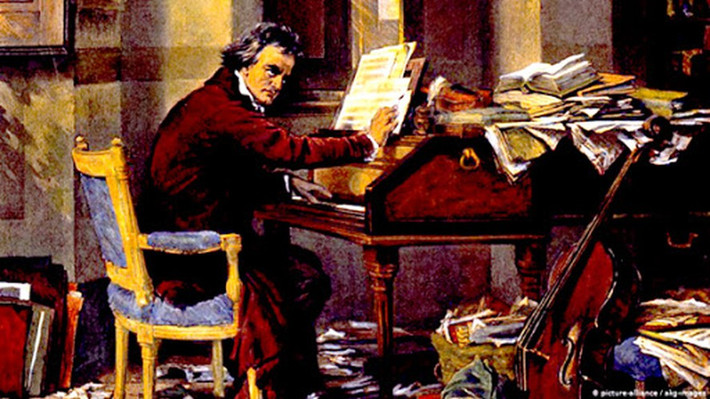 Cha của nhà soạn nhạc Beethoven là ca sĩ giọng tenor trong giáo đường hoàng gia ở Bonn, Đức. Ông Johann còn biết chơi violon và piano.