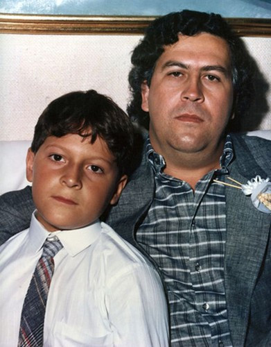 Pablo Escobar từng được nhìn thấy khi cùng gia đình đến Disneyland.