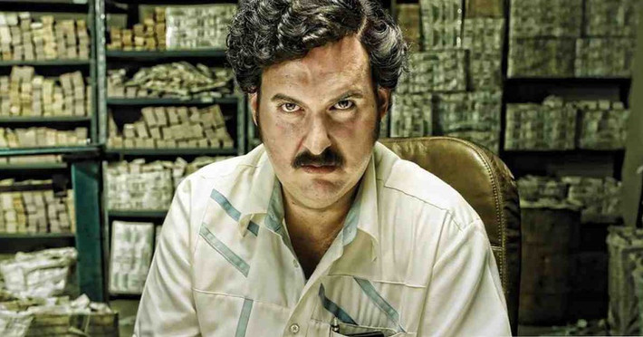 Ít ai có thể ngờ, Pablo Escobar giàu có đến mức có 141 ngôi nhà, 142 máy bay, 20 trực thăng và 32 du thuyền. Thậm chí, gã còn sở hữu 2 tàu ngầm.